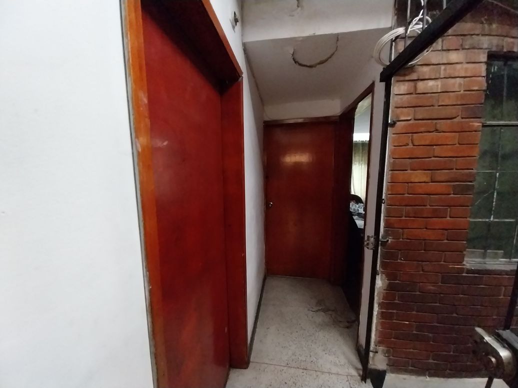 Casa de 6 alcobas en venta en El Laurel, Bogotá, 195 m² · foto 9 de 16