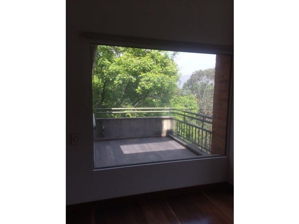 Apartamento de 3 alcobas en venta en Los Rosales, Bogotá, 235 m² · foto 10 de 11