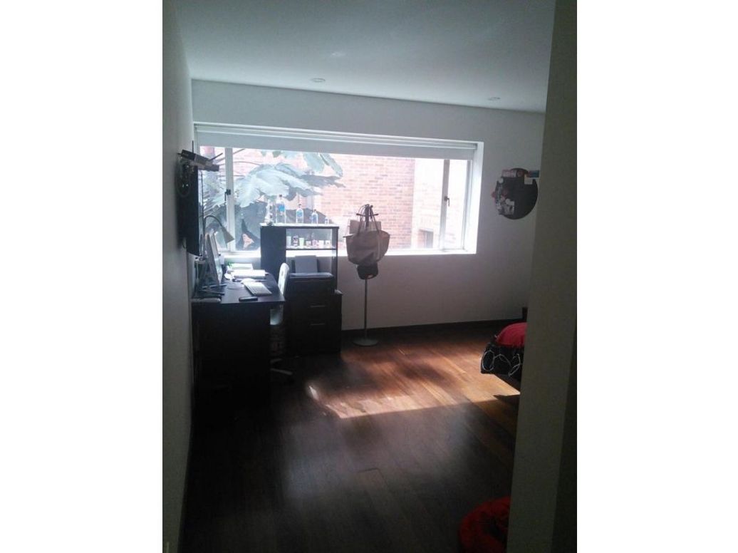 Apartamento de 3 alcobas en venta en Los Rosales, Bogotá, 235 m² · foto 5 de 11