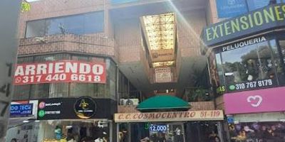 Se arrienda local comercial en centro comercial de cabcera, 18 mts 1 baño Sirve para corresponsal, coopenesa o temas de pagos, se pueden hacer reformas si desean.