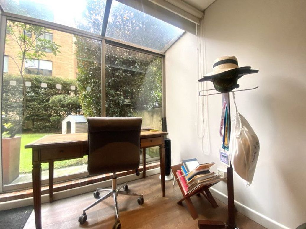 Apartamento de 3 alcobas en venta en Los Rosales, Bogotá, 192 m² · foto 18 de 20