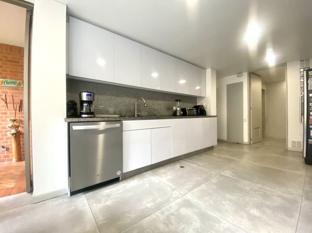 Apartamento de 3 alcobas en venta en Los Rosales, Bogotá, 192 m² · foto 9 de 20