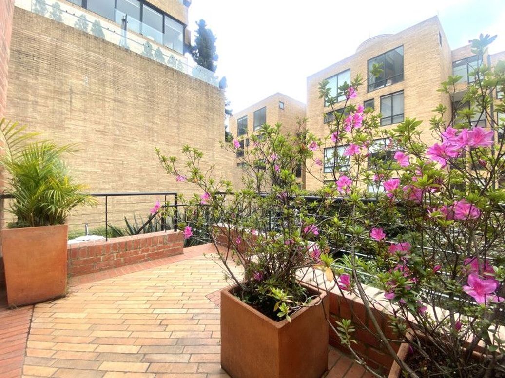 Apartamento de 3 alcobas en venta en Los Rosales, Bogotá, 192 m² · foto 5 de 20