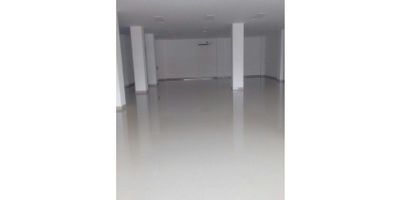 Edificio sobre toda la Av risanto Luque, cuatro pisos, parqueo para 10 vehiculos, terraza, rampa para discapacitados. Vigilancia
