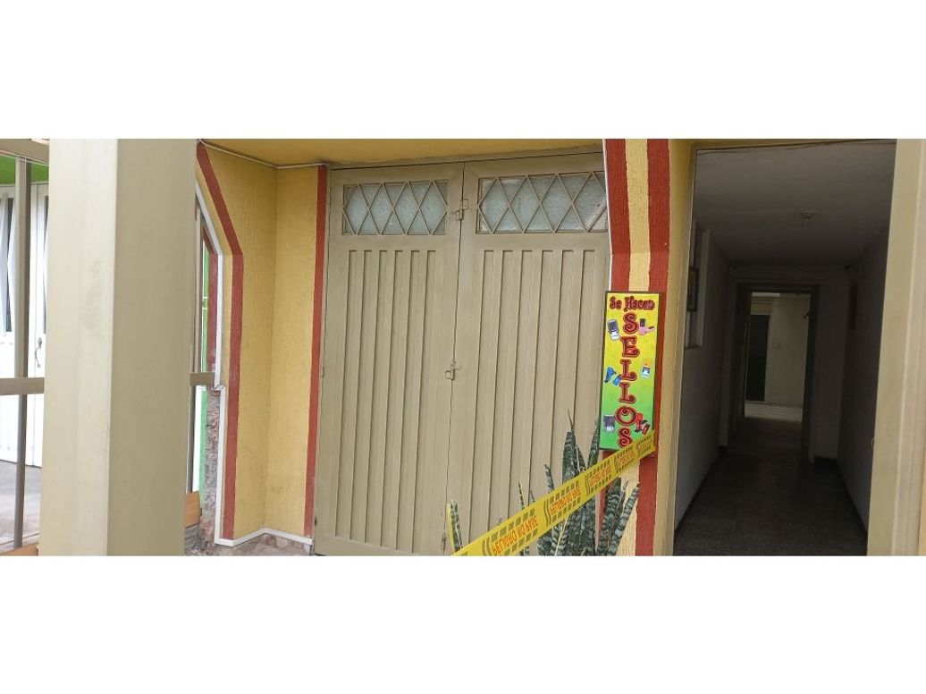 Casa de 7 alcobas en venta en La Campiña, Bogotá, 238 m² · foto 3 de 20