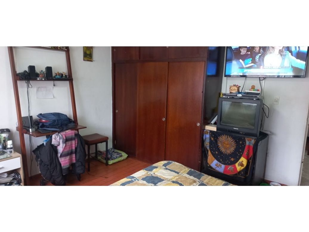 Casa de 7 alcobas en venta en La Campiña, Bogotá, 238 m² · foto 10 de 20