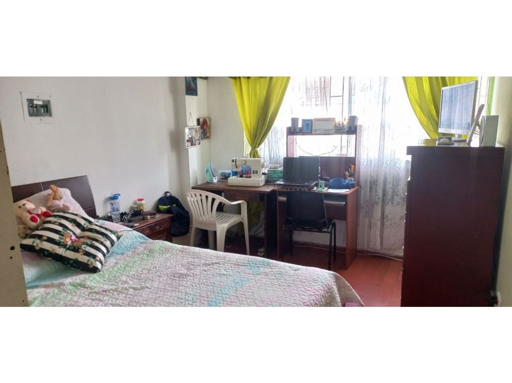 Casa de 7 alcobas en venta en La Campiña, Bogotá, 238 m² · foto 11 de 20
