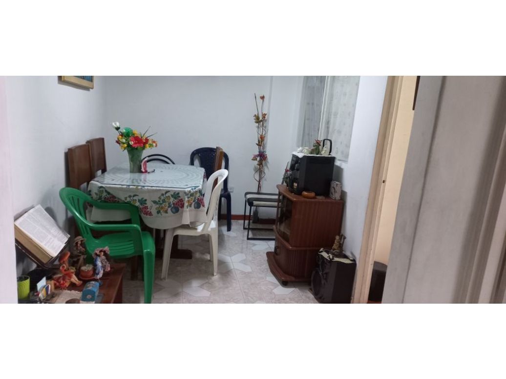 Casa de 7 alcobas en venta en La Campiña, Bogotá, 238 m² · foto 12 de 20