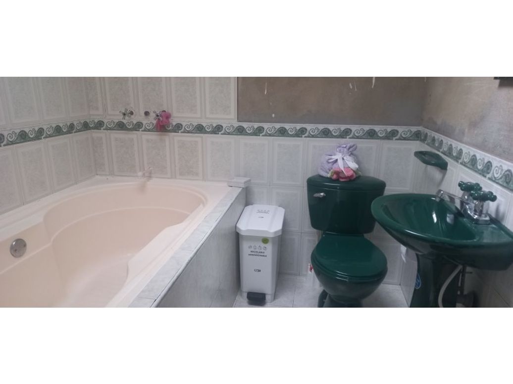 Casa de 6 alcobas en venta en Suba, Bogotá, 230 m² · foto 9 de 20
