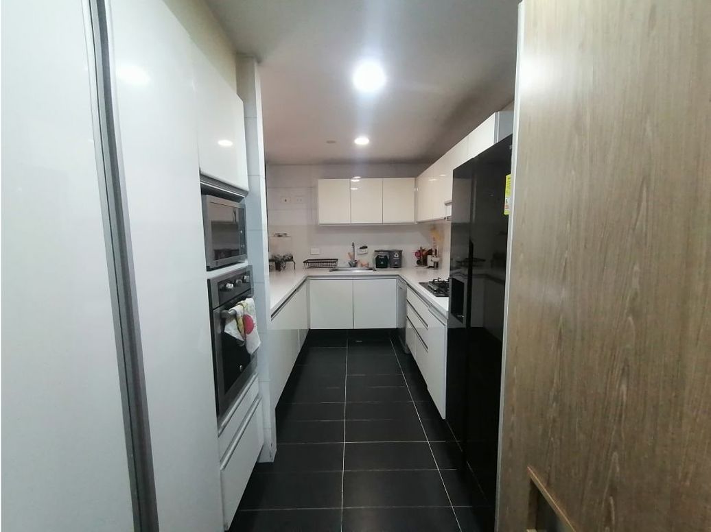 Apartamento de 3 alcobas en venta en Salitre, Bogotá, 150 m² · foto 5 de 19