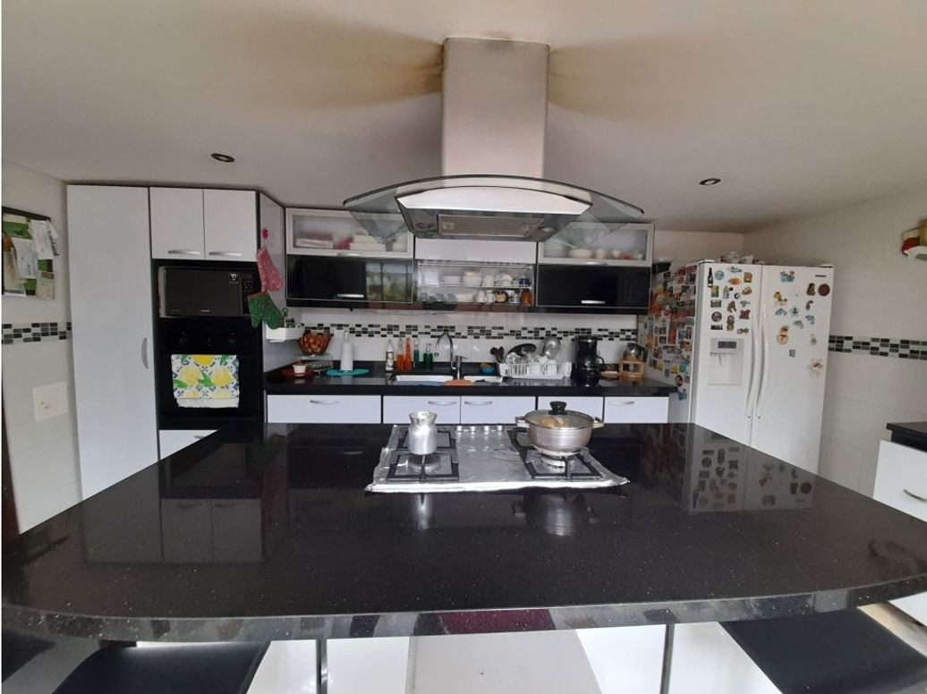 Casa de 4 alcobas en venta en Modelia, Bogotá, 380 m² · foto 5 de 20