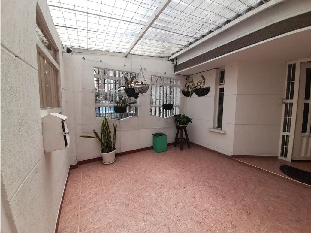 Casa de 9 alcobas en venta en Normandía, Bogotá, 485 m² · foto 17 de 17