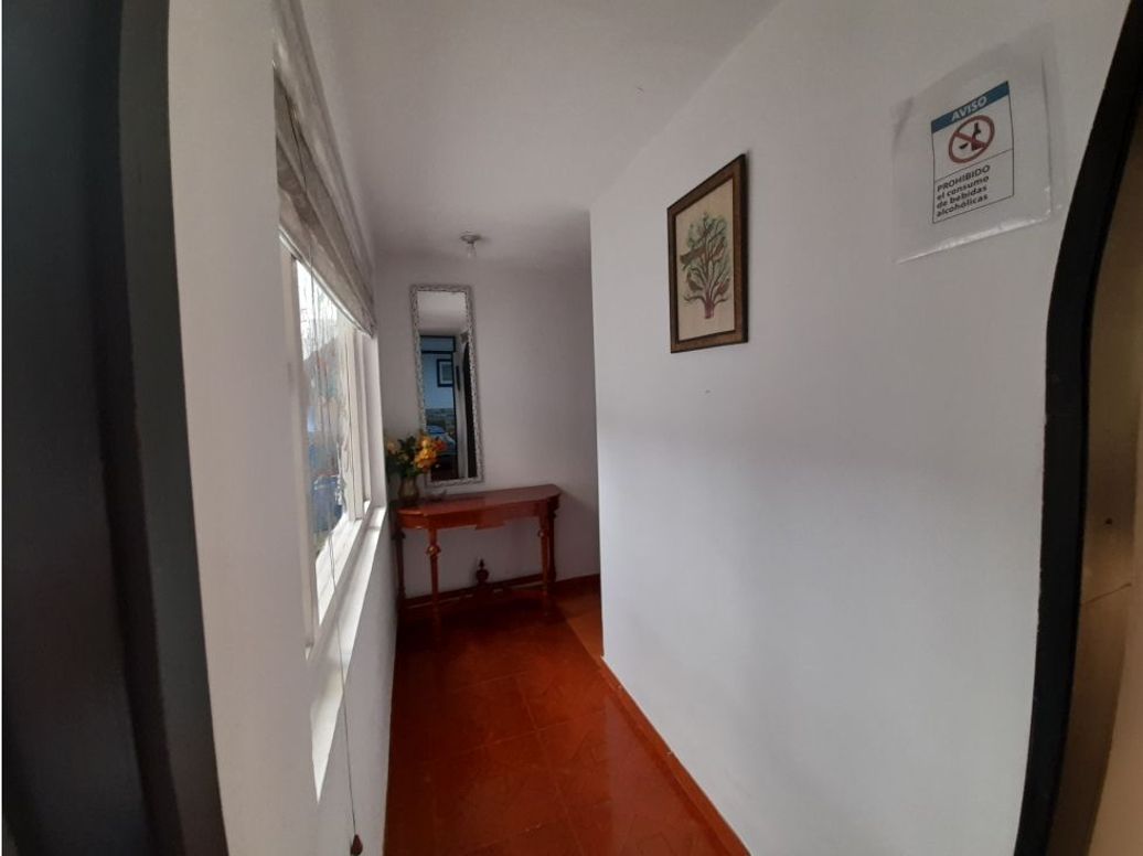 Casa de 9 alcobas en venta en Normandía, Bogotá, 485 m² · foto 12 de 17