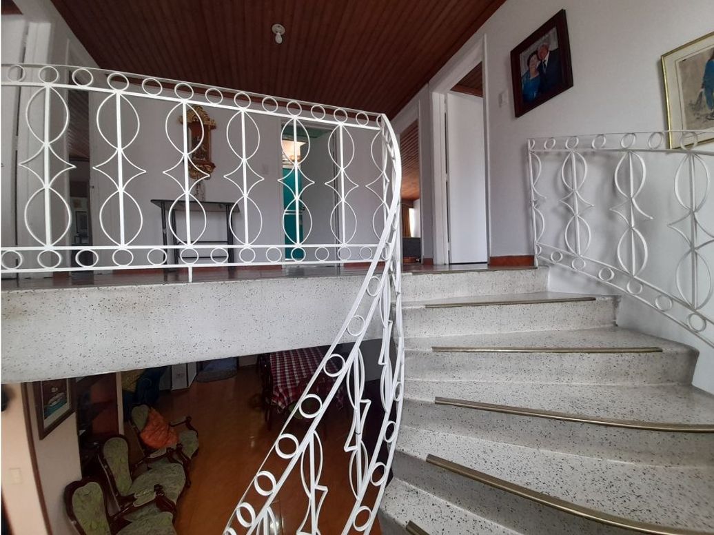 Casa de 9 alcobas en venta en Normandía, Bogotá, 485 m² · foto 11 de 17