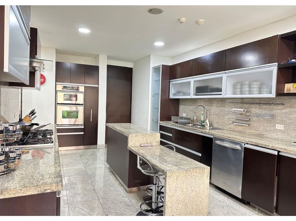 Apartamento de 3 alcobas en venta en Chapinero Alto, Bogotá, 300 m² · foto 12 de 20