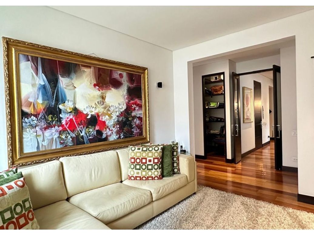 Apartamento de 3 alcobas en venta en Chapinero Alto, Bogotá, 300 m² · foto 3 de 20