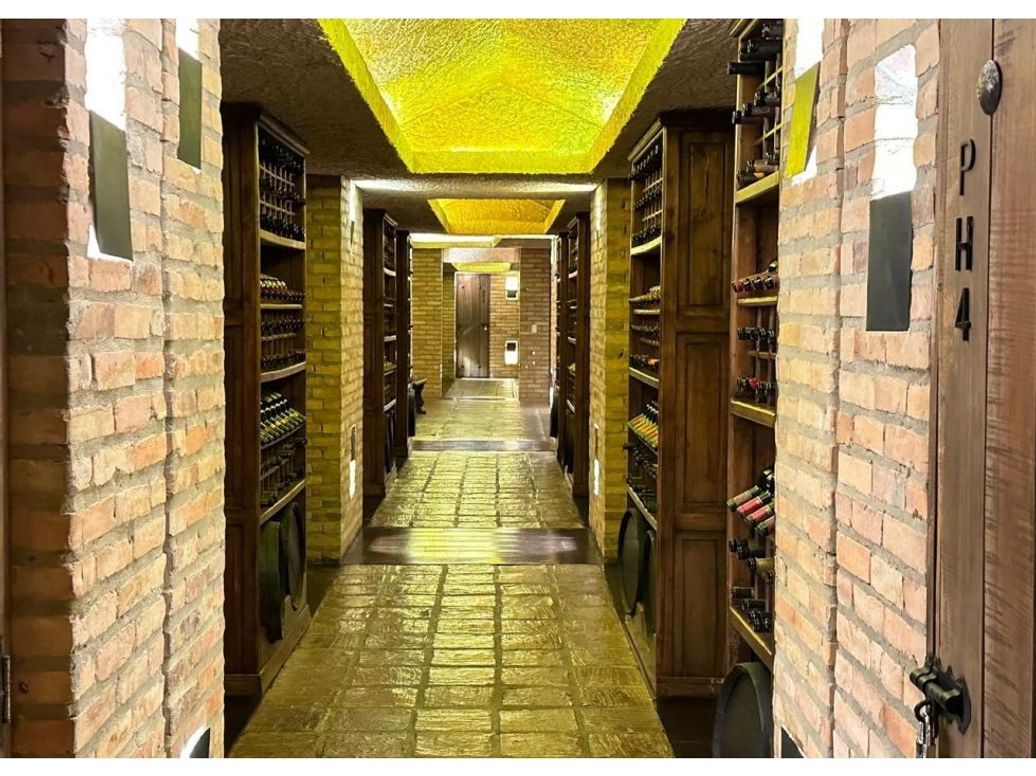 Apartamento de 3 alcobas en venta en Chapinero Alto, Bogotá, 300 m² · foto 16 de 20