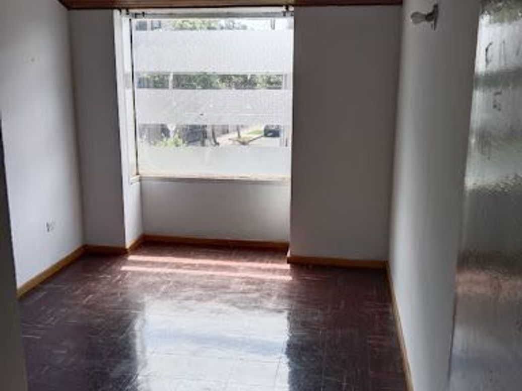 Casa de 4 alcobas en venta en Cedritos, Bogotá, 295 m² · foto 3 de 20