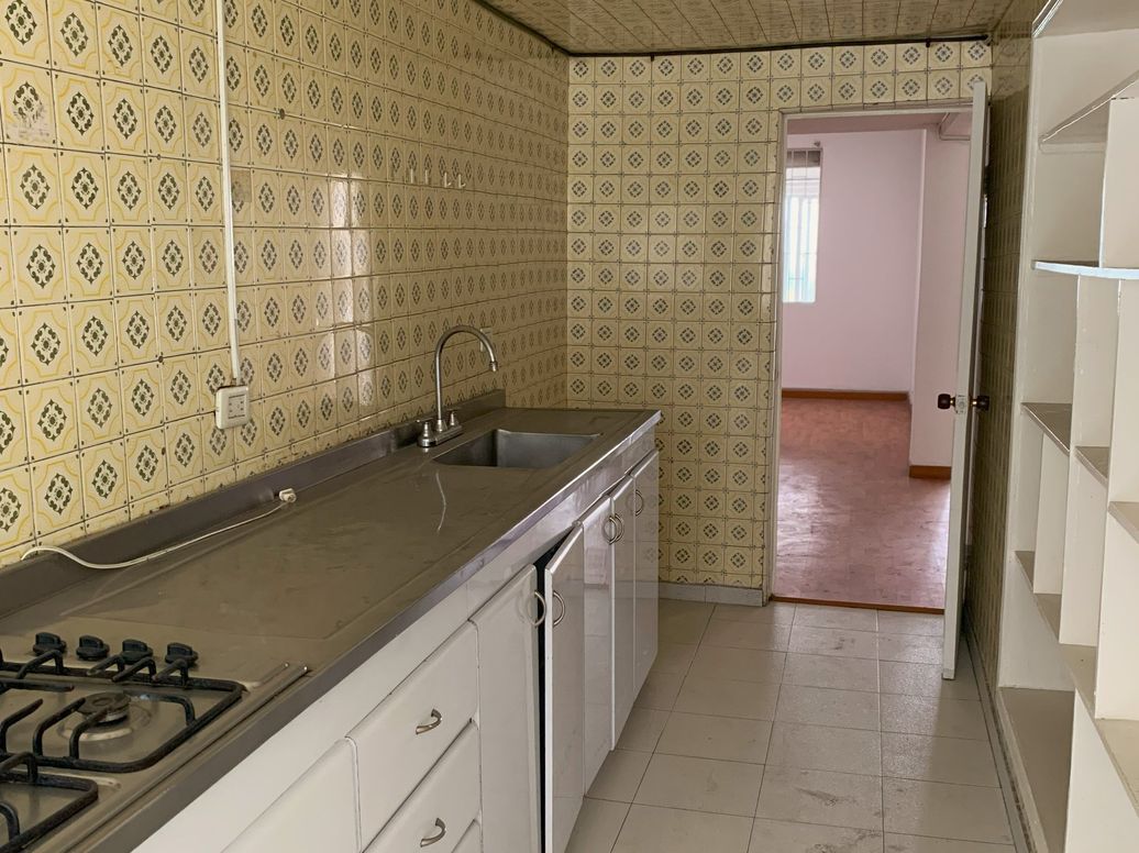 Casa de 6 alcobas en venta en Aloha Sector Sur, Bogotá, 220 m² · foto 5 de 12