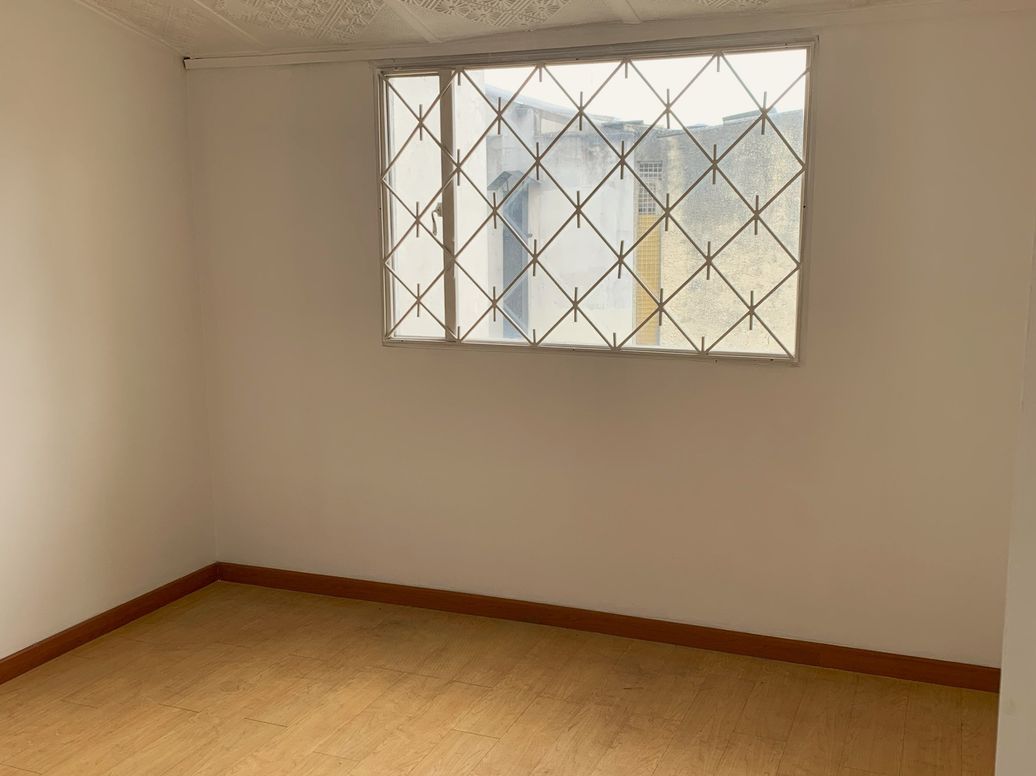 Casa de 6 alcobas en venta en Aloha Sector Sur, Bogotá, 220 m² · foto 9 de 12