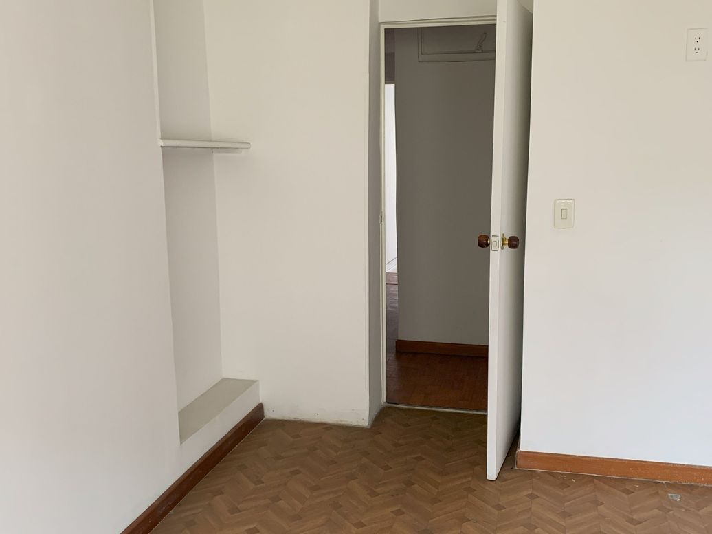 Casa de 6 alcobas en venta en Aloha Sector Sur, Bogotá, 220 m² · foto 10 de 12