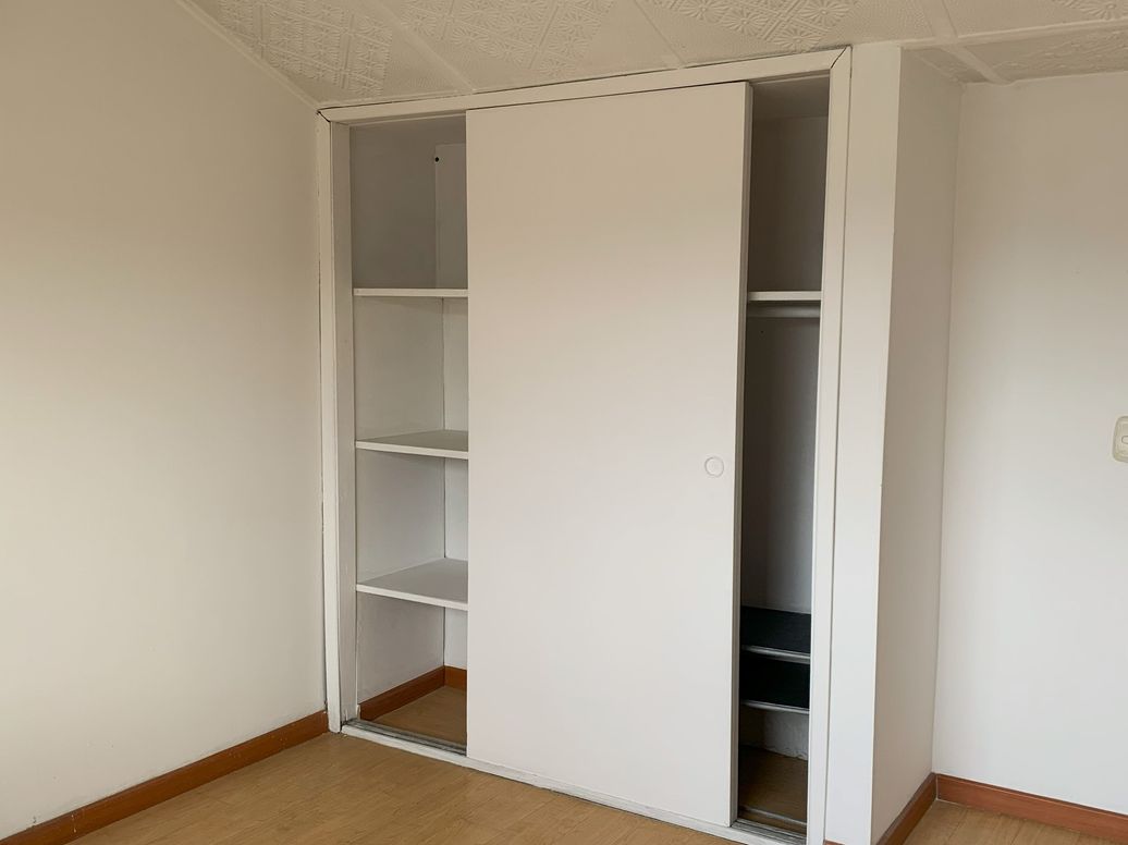 Casa de 6 alcobas en venta en Aloha Sector Sur, Bogotá, 220 m² · foto 11 de 12