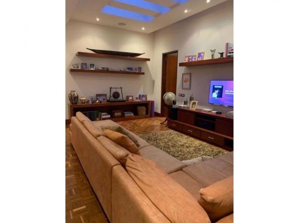 Casa de 4 alcobas en venta en Santa Barbara Alta, Bogotá, 400 m² · foto 10 de 18