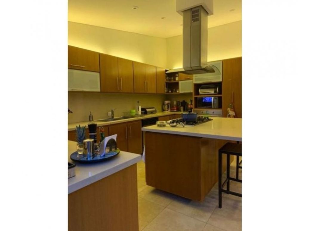 Casa de 4 alcobas en venta en Santa Barbara Alta, Bogotá, 400 m² · foto 6 de 18