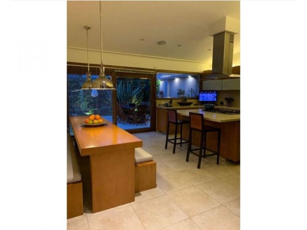 Casa de 4 alcobas en venta en Santa Barbara Alta, Bogotá, 400 m² · foto 8 de 18