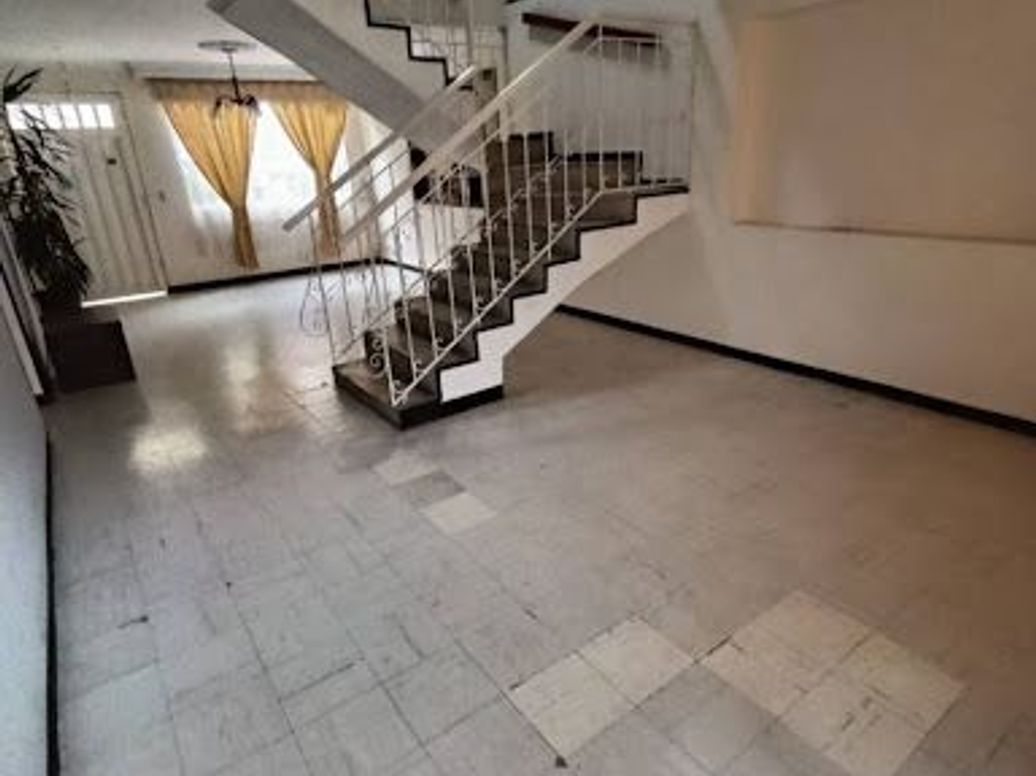Casa de 4 alcobas en venta en La Estradita, Bogotá, 270 m² · foto 3 de 20