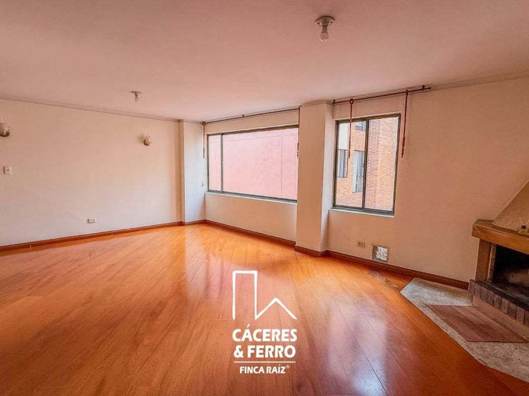 Apartamento de 3 alcobas en venta en Rincon Del Chicó, Bogotá, 198 m² · foto 3 de 20
