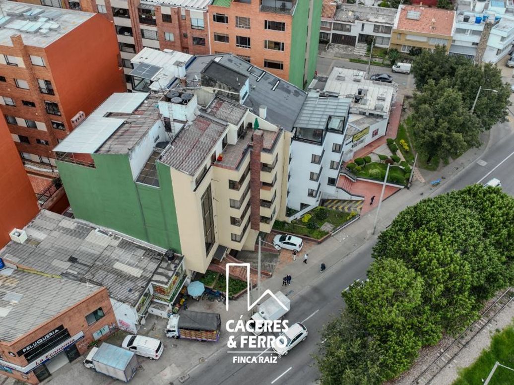 Apartamento de 3 alcobas en venta en Rincon Del Chicó, Bogotá, 198 m² · foto 2 de 20