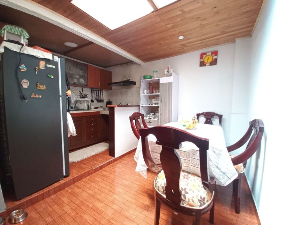 Casa de 7 alcobas en venta en Brasil, Bogotá, 225 m² · foto 13 de 20