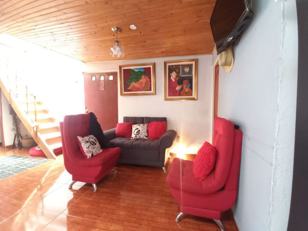 Casa de 7 alcobas en venta en Brasil, Bogotá, 225 m² · foto 15 de 20