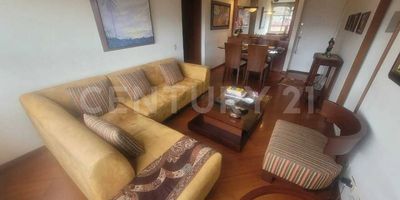 Venta de Hermoso apartamento ubicado en el barrio salitre- conjunto Alboraia ( al frente del colegio agustianiano) , el apartamento cuenta con un area construida de 68.3 mt2, consta de : cocina integral con zona de ropas, sala comedor amplia, 3 habitaciones, 2 baños ( alcoba principal con baño); el apartamento cuenta con una hermosa vista hacia los cerros de bogota ( piso sexto con ascensor y parqueadero)
El conjunto cuenta con porteria, gimnasio, salon comunal , espacios verdes, zona de niños, tienda y zona bbq .
No te pierdas esta gran oportunidad, agenda tu cita