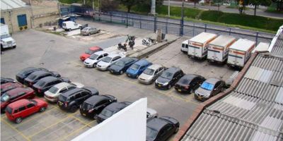 INCREIBLE LOTE INDUSTRIAL EN VENTA DE 3.360 m2

Lote de terreno de configuracion regular , con forma geometrica rectangular el cual cuenta con servicios públicos de acueducto y alcantarillado, energía electrica, telefonos y recoleccion de basuras.

Dimensiones de FRENTE 48 m y FONDO 70 m, caracteristicas del suelo: Cimentación y estructura en ferro-concreto reforzado de 3.000 p.s.i. , 

Este inmueble cuenta con una excelente ubicación y disposicion de espacio lo cual le brinda versatilidad para el desarrollo oportuno de su empresa.
