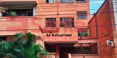 LA PROPIEDAD CUENTA CON SALA COMEDOR, 5 CLOSET, COCINA INTEGRAL MIXTA, ESTUFA MIXTA ALACENAS, EXTRACTOR, RED DE GAS, BAÑOS CABINADOS EN VIDRIO TEMPLADO CON ESPEJO, CALENTADOR A GAS, ILUMINACIÓN LED, MOLDES DE TECHO EN YESO, TENDEDERO METÁLICO PLEGABLE, REGADERAS CON TELEDUCHAS, DESPENSA DE MADERA EN COCINA, 1 CLOSET DE LINOS, 1 BALCON, ASCENSOR, CITOFONO, PISO EN BALDOSA, SHUT DE BASURAS, UNA DE LAS ALCOBAS ES DEL SERVICIO Y UNO DE LOS BAÑOS ES DEL SERVICIO, INMUEBLE SUJETO A VERIFICACION DE DISPONIBILIDAD 