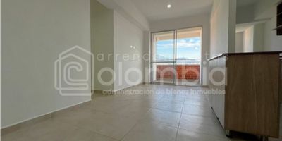 Apartamento en Venta, Viviendas del Sur - Itagüi; con 3 habitaciones, 2 clósets, 1 vestier, 2 baños completos, sala comedor, cocina integral, red de gas, balcón con vista espectacular y zona de ropas. 1 Parqueadero cubierto privado, cuarto útil. Área privada de 65m².  Piso 20. 

Estrato 3.

Urbanización Cerrada, portería 24 horas, parqueadero de visitantes, zonas comunes y sociales, zona de piscina, zona deportivas, canchas deportivas, gimnasio, zonas verdes y zona de juegos infantiles

Para más información, ¡Comunícate Ahora!

*NOTA ACLARATORIA: Puede haber diferencias en las áreas suministradas en esta publicación, al momento de la negociación se deben verificar por escrituras públicas debidamente registradas
