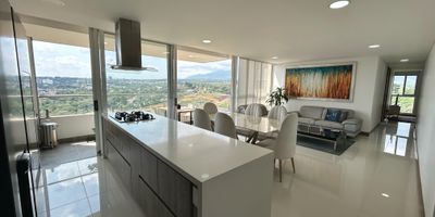 Exclusivo apartamento en venta ubicado al sur de cali en el barrio Ciudad Jardín, el apartamento ubicado en un piso 18 cuenta con 147 Mts2 de los cuales comparte espacios de 3 habitaciones, Todas con baño y la principal con vestier, Balcón en la habitación principal con excelente vista, baño social, zona de oficios con baños, amplia terraza con espectacular vista, cocina tipo americano con barra auxiliar, amplia sala, espacio para comedor y sala de TV o estudio. 2 parqueaderos en línea amplios y depósito. En la zona social cuenta con piscina, gimnasio, 2 zonas infantiles, zona de juego, sala de cine, espacio de coworking y sala para reunión.