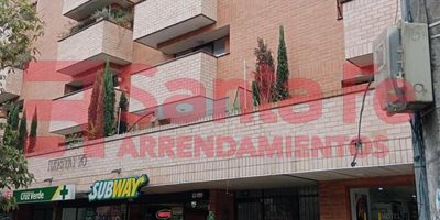 LA PROPIEDAD CUENTA CON SALA COMEDOR, 4 CLOSET, COCINA INTEGRAL, ESTUFA MIXTA, HORNO MIXTO, ALACENAS, EXTRACTOR, CALENTADOR A GAS, BAÑOS CABINADOS EN VIDRIO TEMPLADO CON ESPEJOS, PERSIANAS ELECTRICAS EN EL BALCON, MUEBLE DE MADERA TIPO ESCRITORIO EN HALL, BARRA AMERICANA EN MADERA, MESON DE COCINA EN CUARZO NEGRO, LAMPARAS DECORATIVAS, ACABADOS EN YESO, ILUMINACIÓN LEDS CON OJO DE BUEY, CUARTO UTIL, PISO EN PORCELANATO,  2 BALCONES, CITOFONO, ASCENSOR, SHUT DE BASURAS, ES UNIDAD CERRADA, INMUEBLE SUJETO A VERIFICACIÓN DE DISPONIBILIDAD
