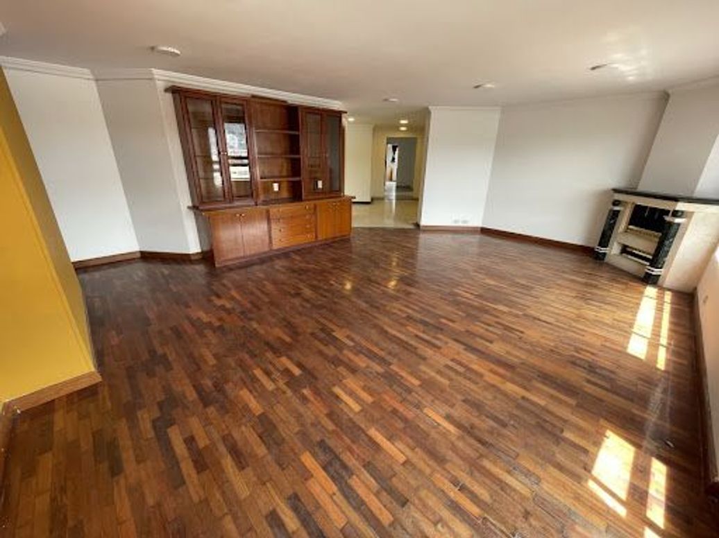 Apartamento de 2 alcobas en venta en Colina Campestre, Bogotá, 115 m² · foto 3 de 19