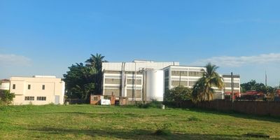 Oportunidad Única en el Sur de Cali

¿Buscas un lote con gran potencial de inversión Tenemos la opción perfecta para ti

Características del lote:

Ubicación Estratégica: Situado en la prestigiosa Avenida Pasoancho, al sur de Cali.

Uso de Suelo Mixto: Ideal para desarrollo comercial, residencial o ambos.

Beneficios:

Alta Visibilidad: Perfecto para negocios que buscan atraer tráfico constante.

Crecimiento de la Zona: Un área en desarrollo con gran potencial de valorización.

Flexibilidad de Uso: Adapta el espacio a tus necesidades comerciales o residenciales.


No dejes pasar esta oportunidad de inversión! Contáctanos hoy mismo para más información