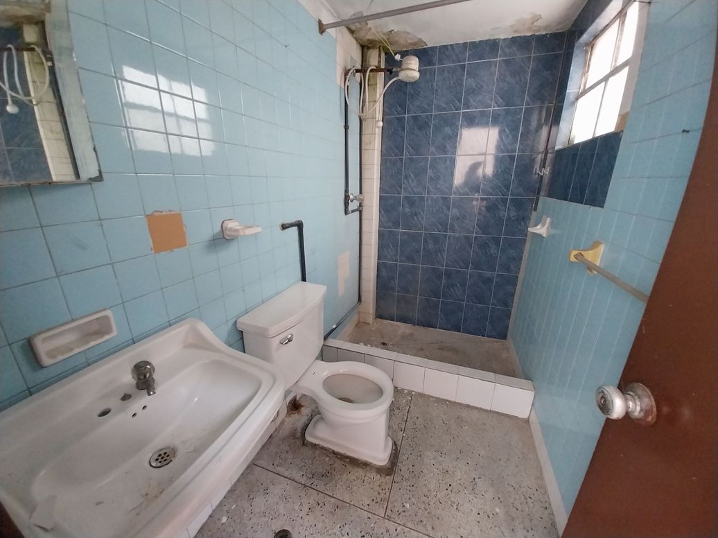Casa de 6 alcobas en venta en Las Ferias Occidental, Bogotá, 182 m² · foto 10 de 17