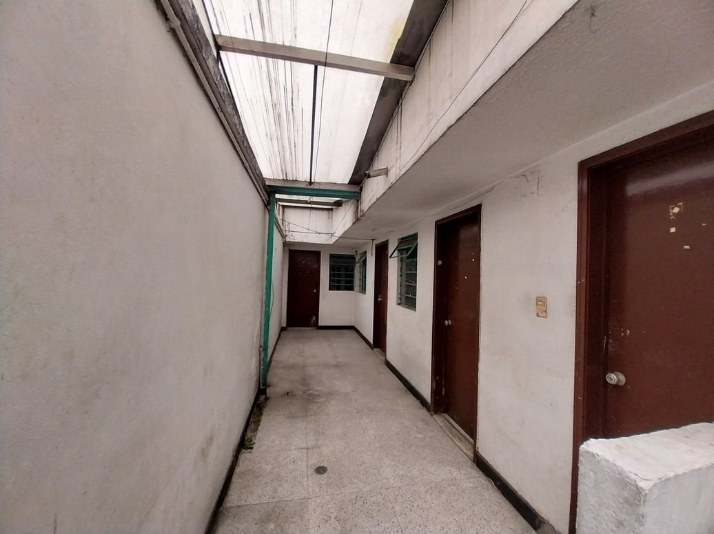 Casa de 6 alcobas en venta en Las Ferias Occidental, Bogotá, 182 m² · foto 5 de 17