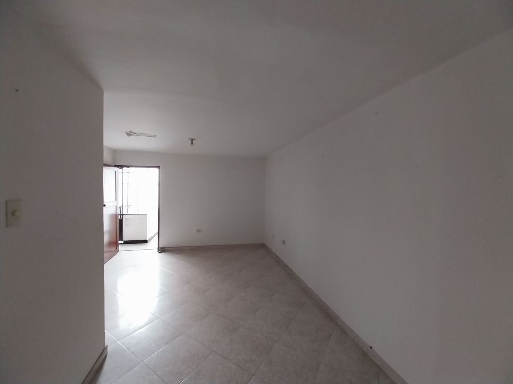 Casa de 6 alcobas en venta en Las Ferias Occidental, Bogotá, 182 m² · foto 12 de 17