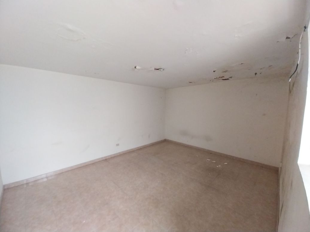 Casa de 6 alcobas en venta en Las Ferias Occidental, Bogotá, 182 m² · foto 7 de 17