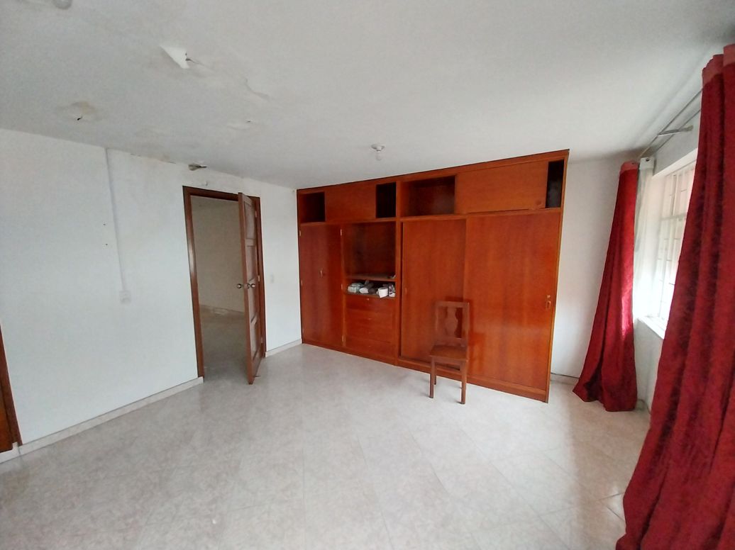 Casa de 6 alcobas en venta en Las Ferias Occidental, Bogotá, 182 m² · foto 13 de 17