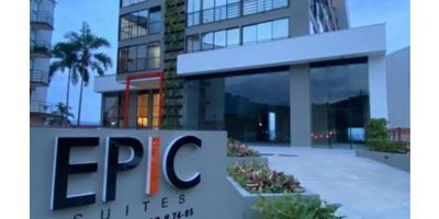 Codigo: 715FR7101

¡SE VENDE APARTAMENTO CON LICENCIA COMERCIAL, PARA RENTAS CORTAS – Sector Unicentro, Pereira!

79.35 mymt/2 así:

66.65 área del apto

12.5 área parqueadero 

1.15 área del depósito 

¿Buscas una inversión que te genere más ingresos que una renta tradicional? ¡Esta es tu oportunidad!

 Características del apartamento:
    •    Ubicado en el cuarto piso con ascensor
    •    2 habitaciones con clóset con camas      de 1,60 mt con aire acondicionado y TV
    •    2 baños
    •    Sala-comedor con sofacama de 2x2 mt aire acondicionado, TV 
    •    Cocina integral completamente  equipada
    *    Despensa 
    *    Cuarto Útil
    *    Bodega de almacenamiento 
    •    Parqueadero privado

 Ubicación privilegiada:
    •    A solo minutos del Aeropuerto
    •    Junto al Centro Comercial Unicentro
    •    Cerca de zonas turísticas, parques y zona bancaria
    •    Excelente conectividad y alta demanda para turismo o alquileres por temporada

 Licencia activa para operadores logísticos  de rentas cortas,  ideal para generar ingresos inmediatos!
 

 

 

 
