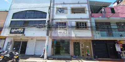 cod 5644 se arrienda local en bucaramanga, 20 metros de area, techo en placa, piso en ceramica, 1 baño, puerta en vidrio, excelente ubicacion.