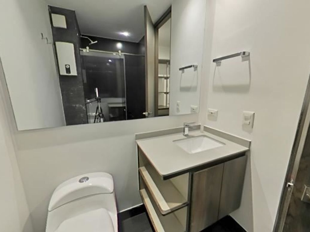 Apartamento de 1 alcoba en venta en Chicó Norte, Bogotá, 42 m² · foto 10 de 20